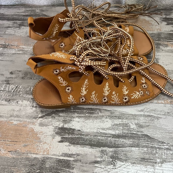 FOREVER 21 sandals size 10 - Picture 3 of 7